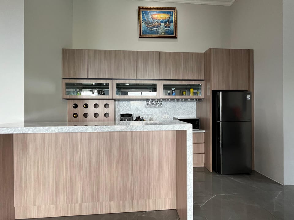 Grand Villa, Mountain View | Pillowtop beds, desk, free WiFi