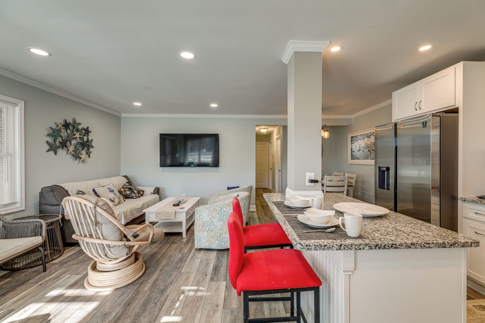Property Interior | Central A/C & Heating | Free WiFi