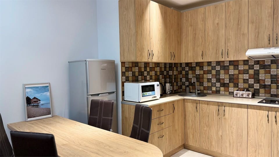 Deluxe Apartment, 1 Bedroom, Balcony, Courtyard View | Private kitchen