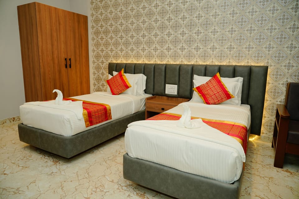Deluxe Double or Twin Room, Balcony | In-room safe, desk, laptop workspace, soundproofing