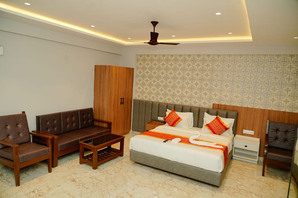 In-room safe, desk, laptop workspace, soundproofing