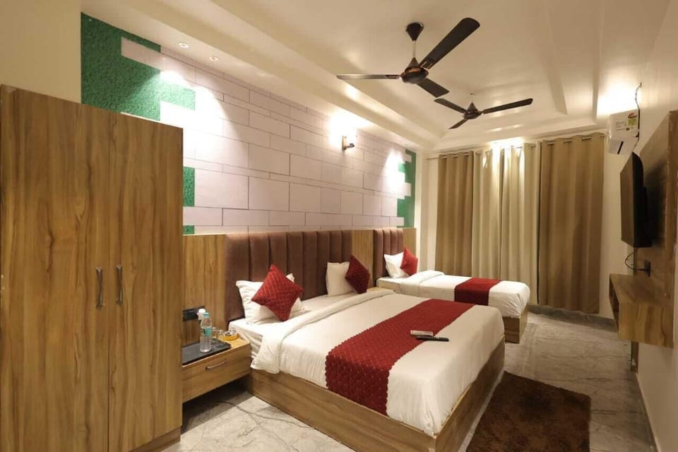 Superior Room | Rollaway beds, free WiFi, bed sheets