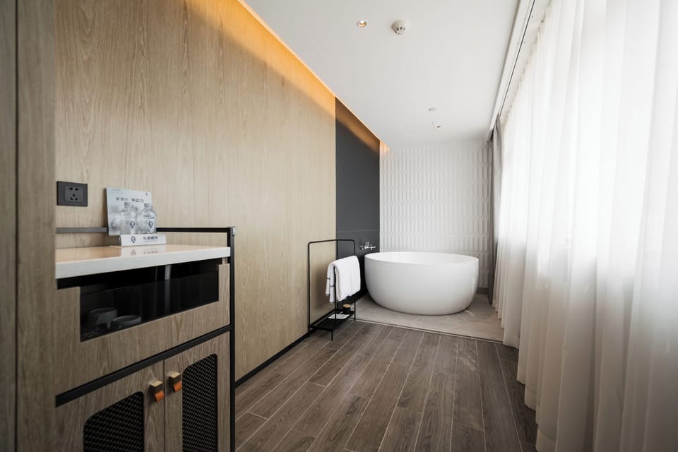 Luxury Double Room, City View | In-room safe, blackout drapes, soundproofing