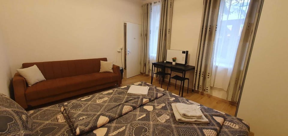 Basic Apartment | Iron/ironing board, free WiFi