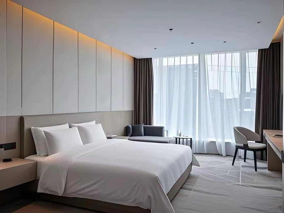 Business Double Room, 1 Queen Bed, City View | Blackout drapes, iron/ironing board, free WiFi