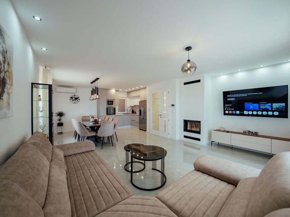 Furniture, Interior Design, Flooring, Couch, Floor, Living Room, Ceiling, Room, Apartment, Lighting