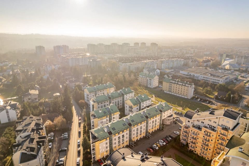 Panoramic Aerial Views of the City and Surrounding Neighborhood | Book Now with RENTUJEMY.COM