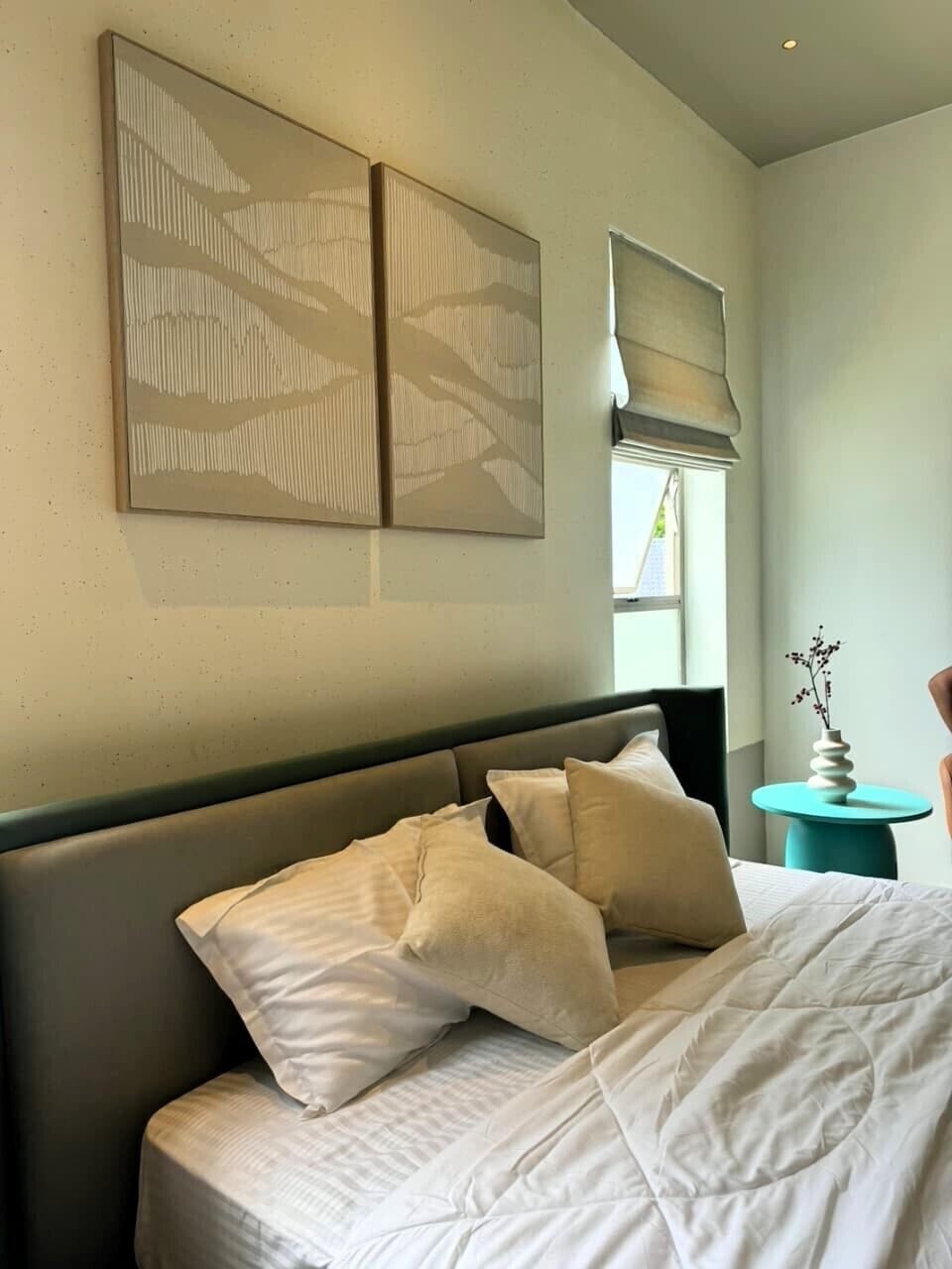 Deluxe Room, Garden View | Desk, laptop workspace, soundproofing, iron/ironing board