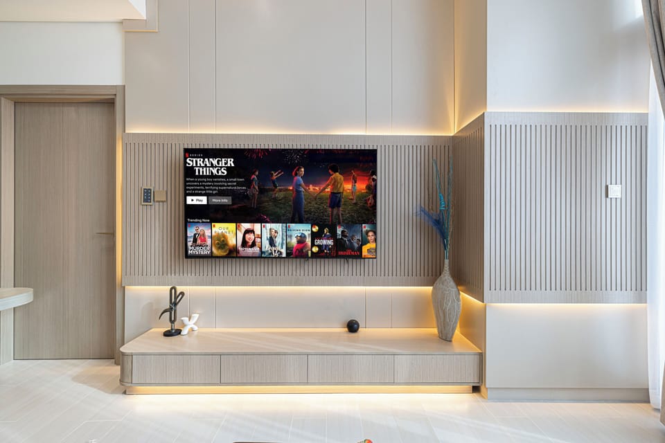 Luxury Apartment, Balcony, City View | Living area | Plasma TV