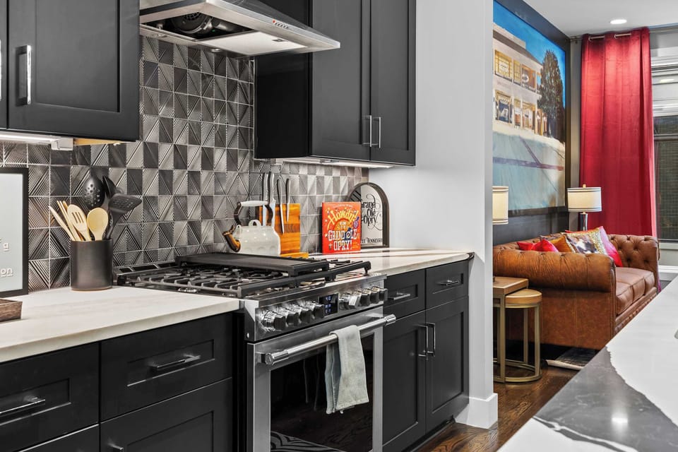 Fully Stocked Gourmet Kitchen