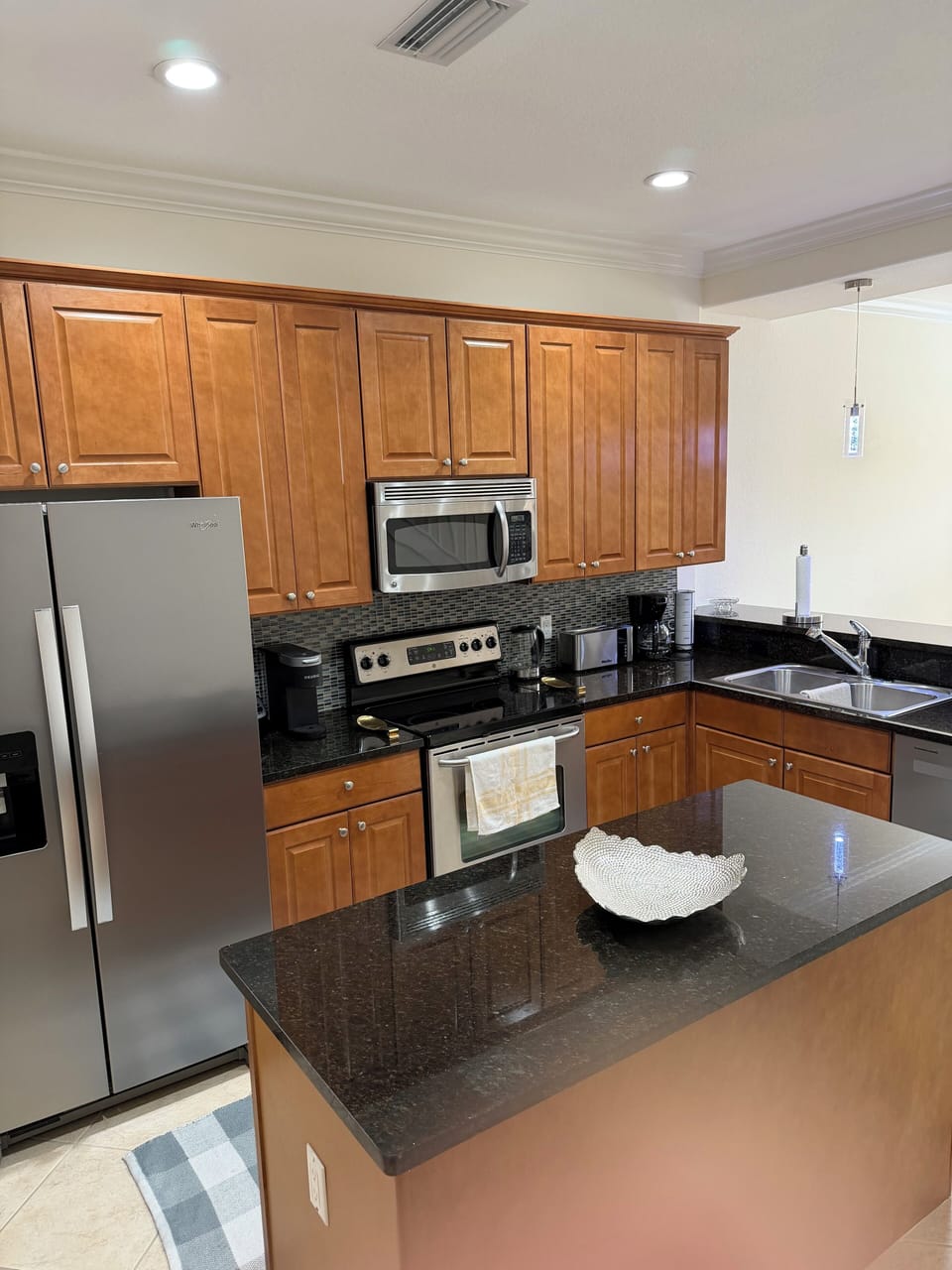 Kitchen with Island and barstools