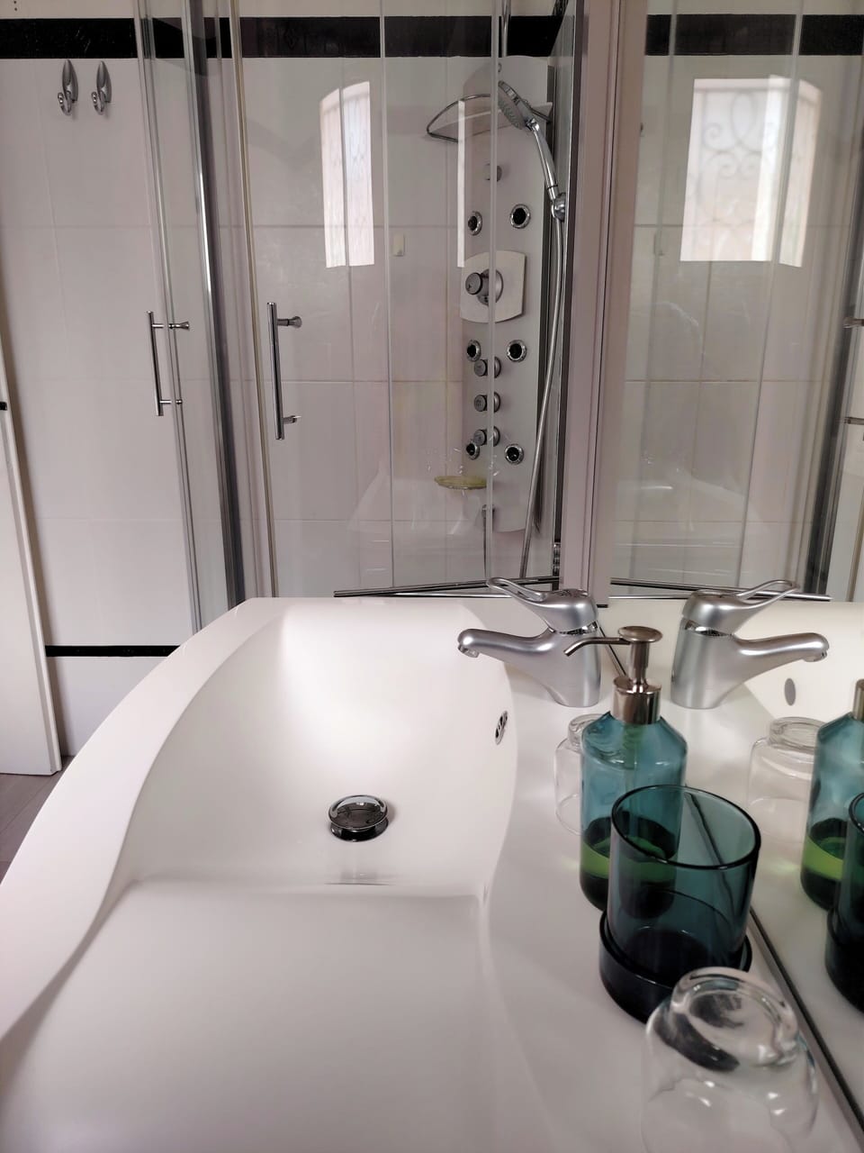 Comfort Double Room, Garden View | Bathroom | Shower, hair dryer, towels, soap