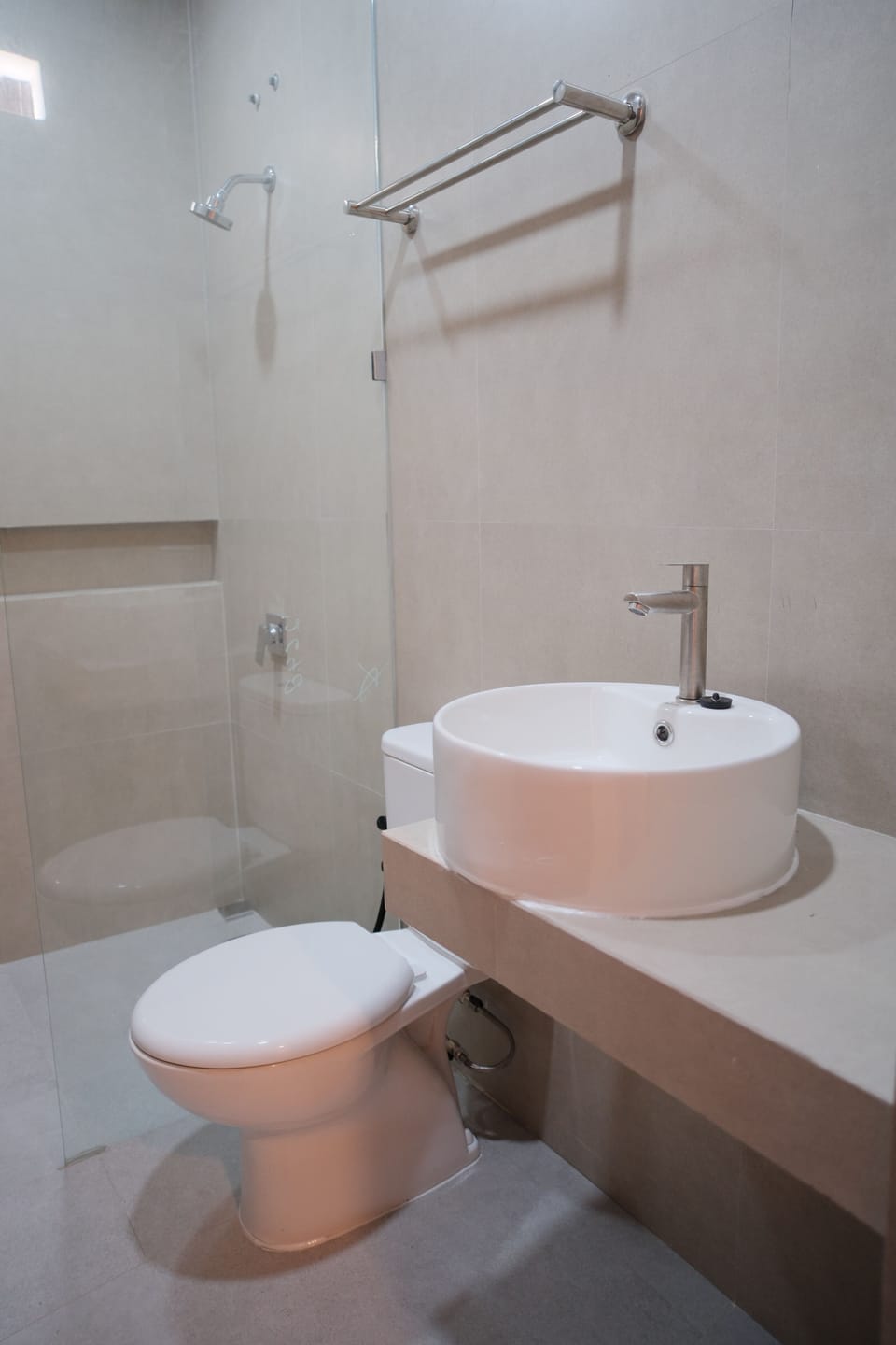 Room, Multiple Beds, Non Smoking, Air conditioning | Bathroom | Shower, towels, soap