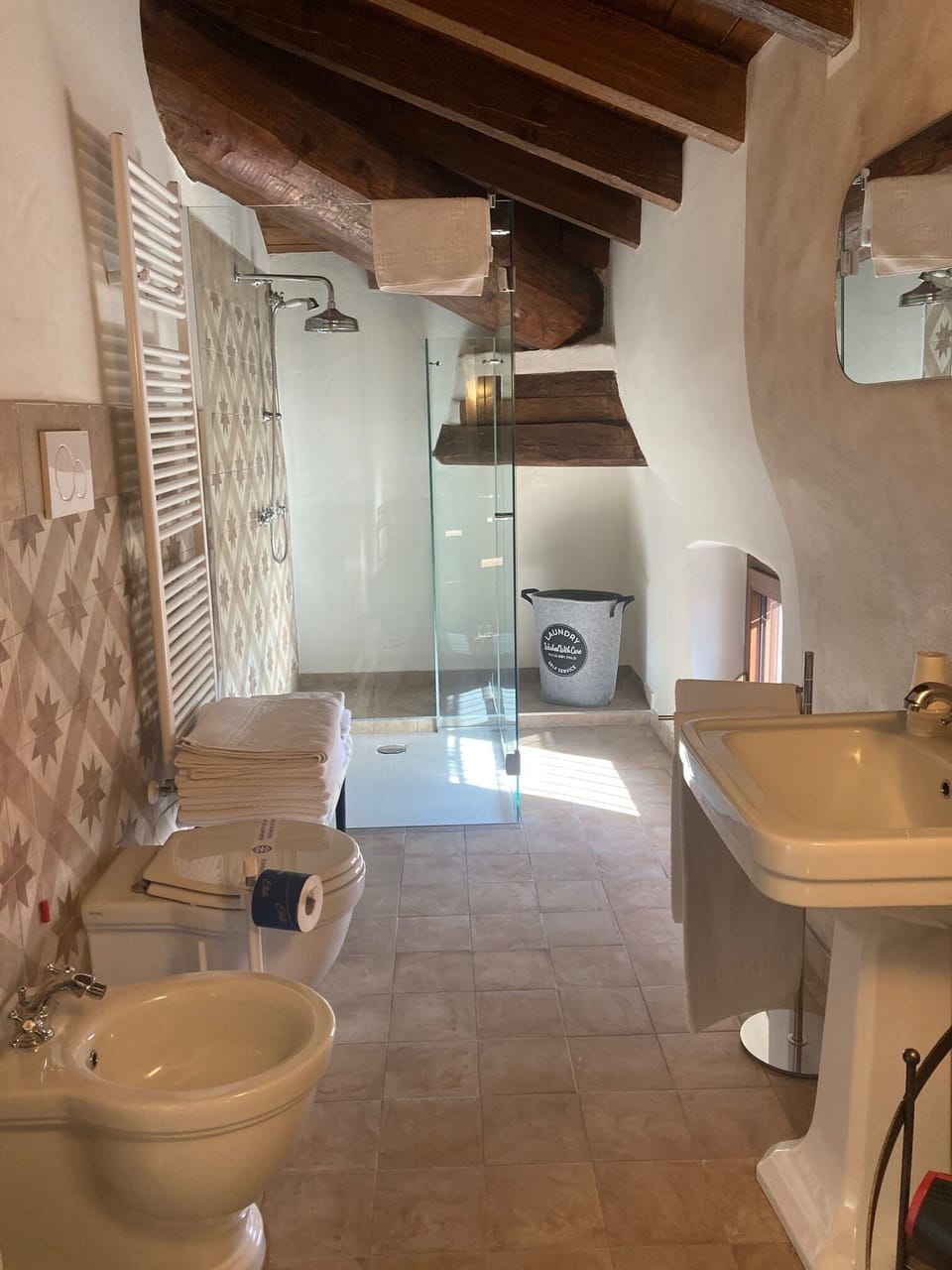 Deluxe Quadruple Room, Patio | Bathroom | Free toiletries, slippers, soap, shampoo