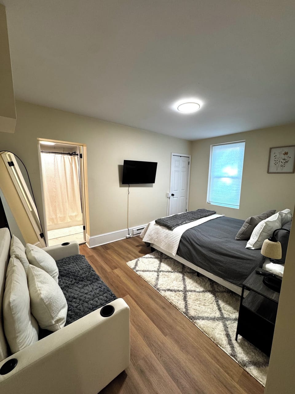 Bedroom/Living Area