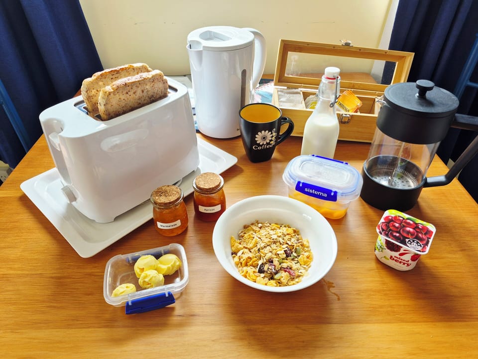 Accommodation Wailanae B&B Continentail Breakfast includes muesli yoghurt toast