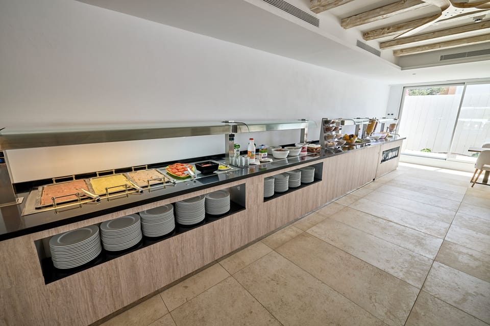 Daily buffet breakfast for a fee