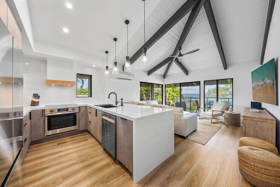 Walk to the famous Gazebo Restaurant & Sea House for sunset dining