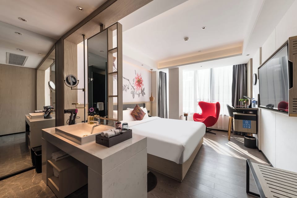 Basic Double Room, Private Bathroom, City View | Premium bedding, down comforters, individually decorated