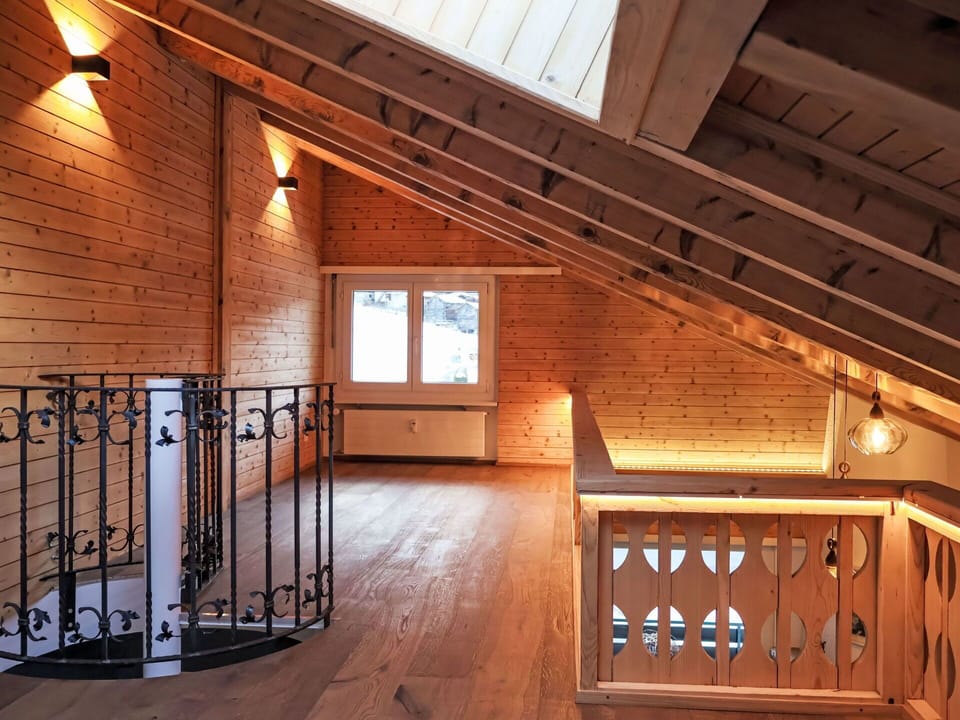 Wood, Flooring, Floor, Ceiling, Hardwood, Wood Stain, Wood Flooring, Plank, Attic, Light Fixture