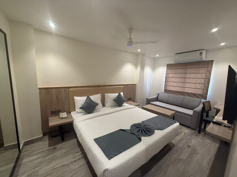 Executive Room | Egyptian cotton sheets, premium bedding, down comforters