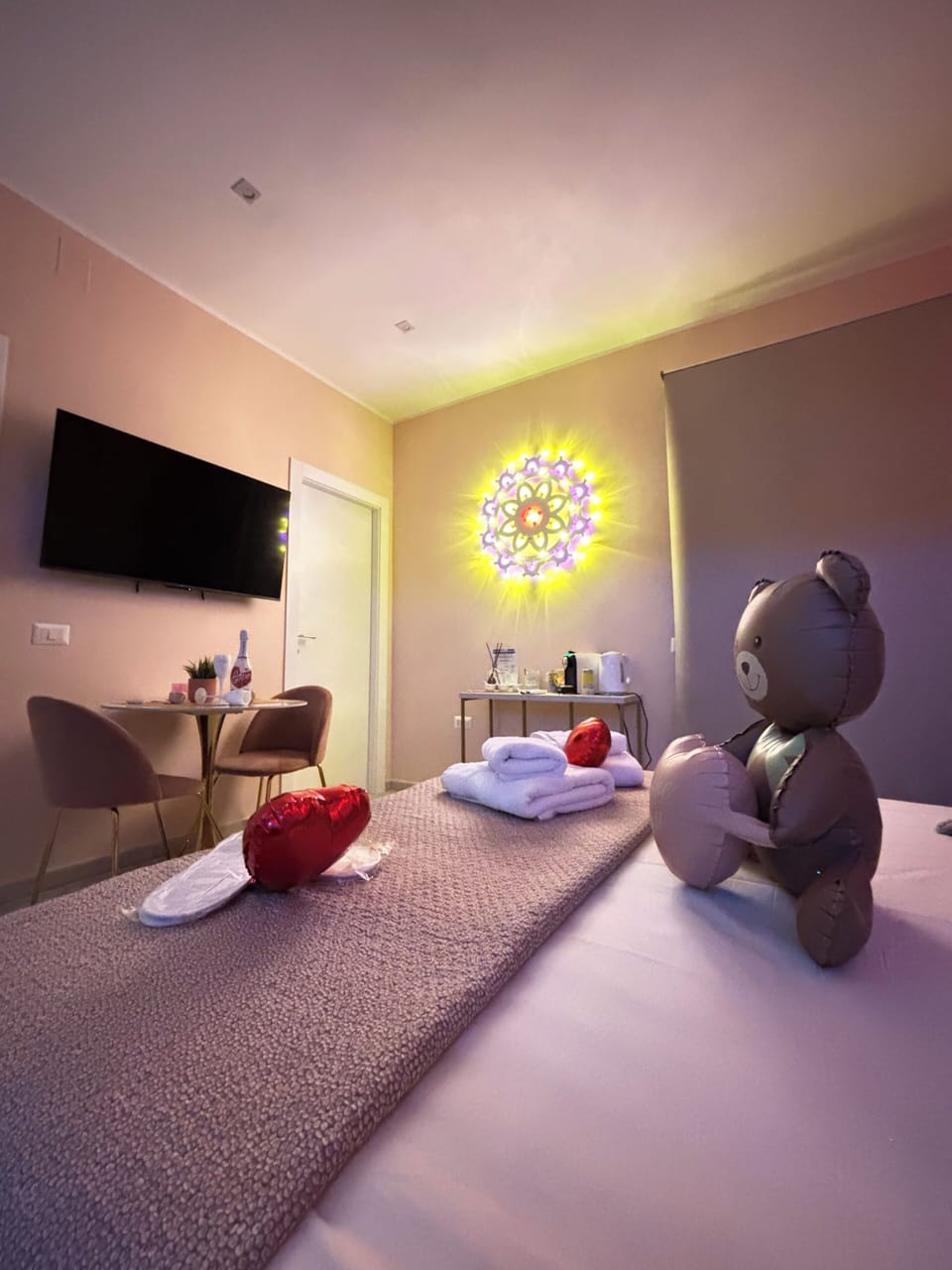 Luxury Suite, Balcony | Minibar, blackout drapes, soundproofing, free WiFi