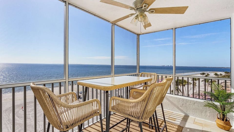 Private screened-in balcony