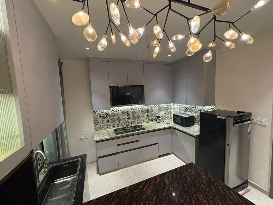 Premium Suite 2BHK Flat With Kitchen | Shared kitchen