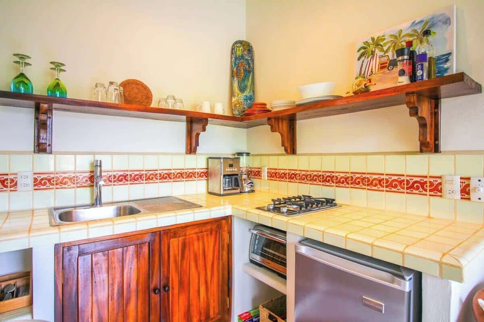 Kitchenette with all essentials.