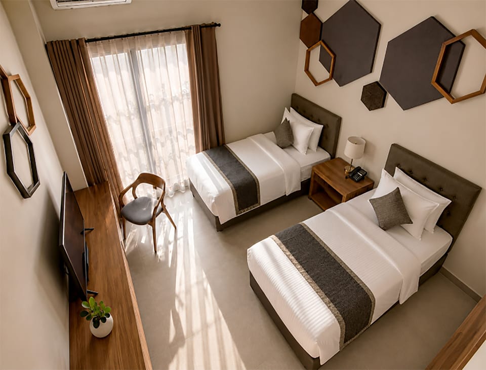 Deluxe Twin Room, Non Smoking | Blackout drapes, iron/ironing board, free WiFi