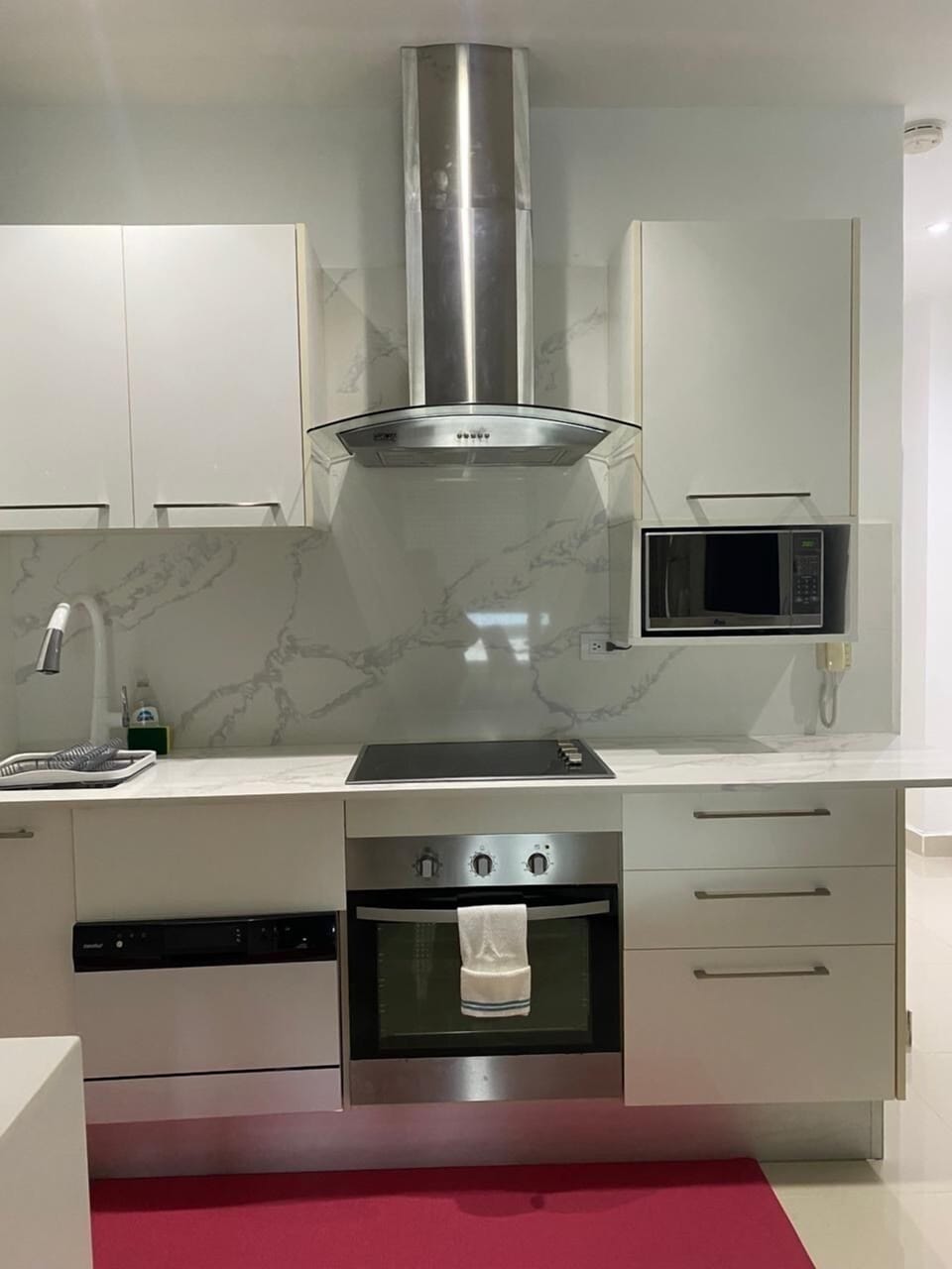 Full kitchen