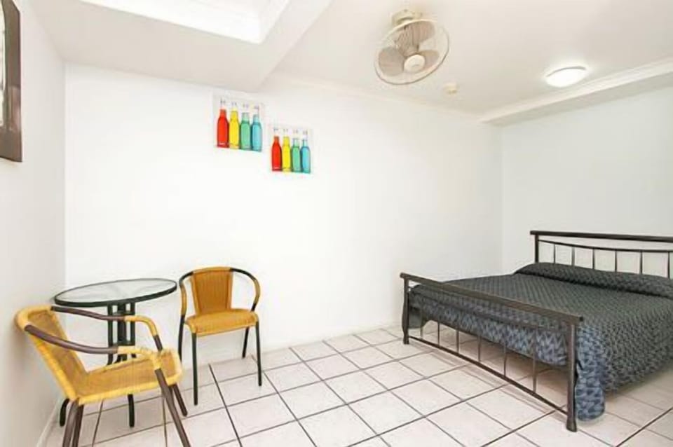 In-room safe, free WiFi, bed sheets