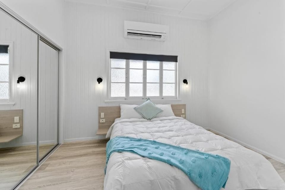 Deluxe Apartment, Private Bathroom | In-room safe, free WiFi, bed sheets