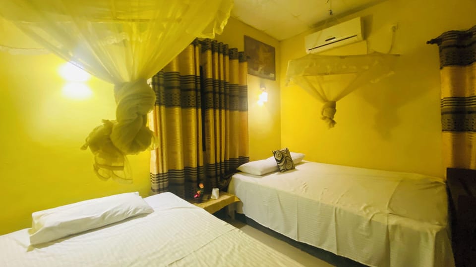 Comfort Double or Twin Room, Mountain View | Desk, laptop workspace, soundproofing, iron/ironing board