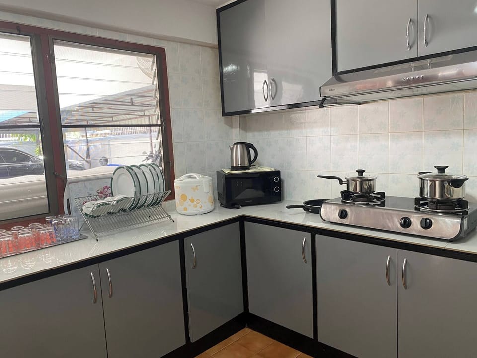 Bungalow, 4 Bedrooms, Accessible, Terrace | Private kitchen