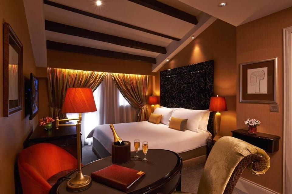 Premium Double Room, Non Smoking | In-room safe, desk, laptop workspace, iron/ironing board (on request)