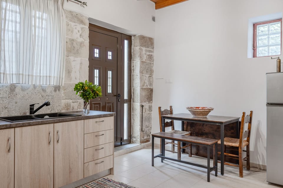 House, 1 Bedroom, Terrace, Mountain View | Private kitchen | Microwave, coffee/tea maker, highchair