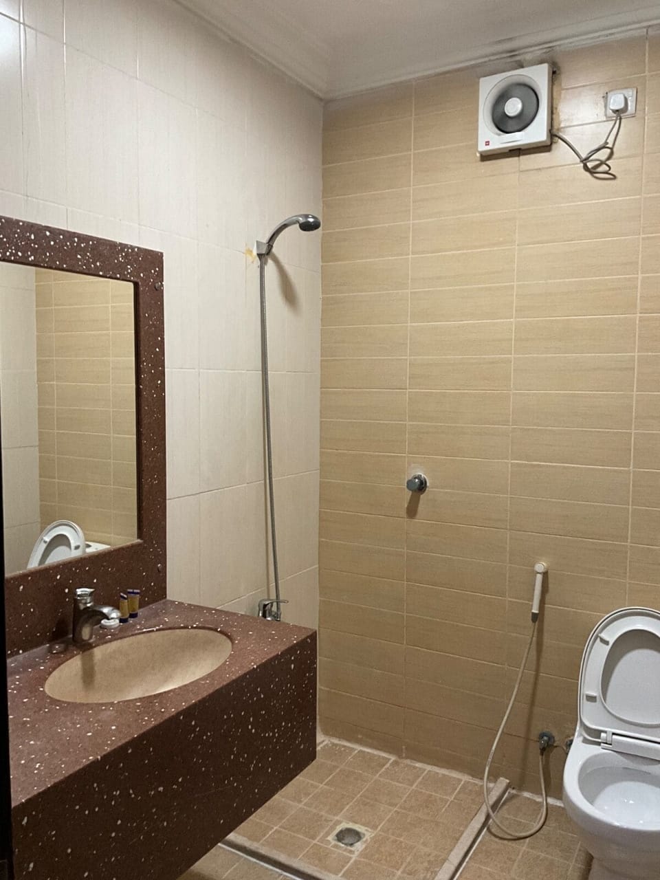 Family Room | Bathroom