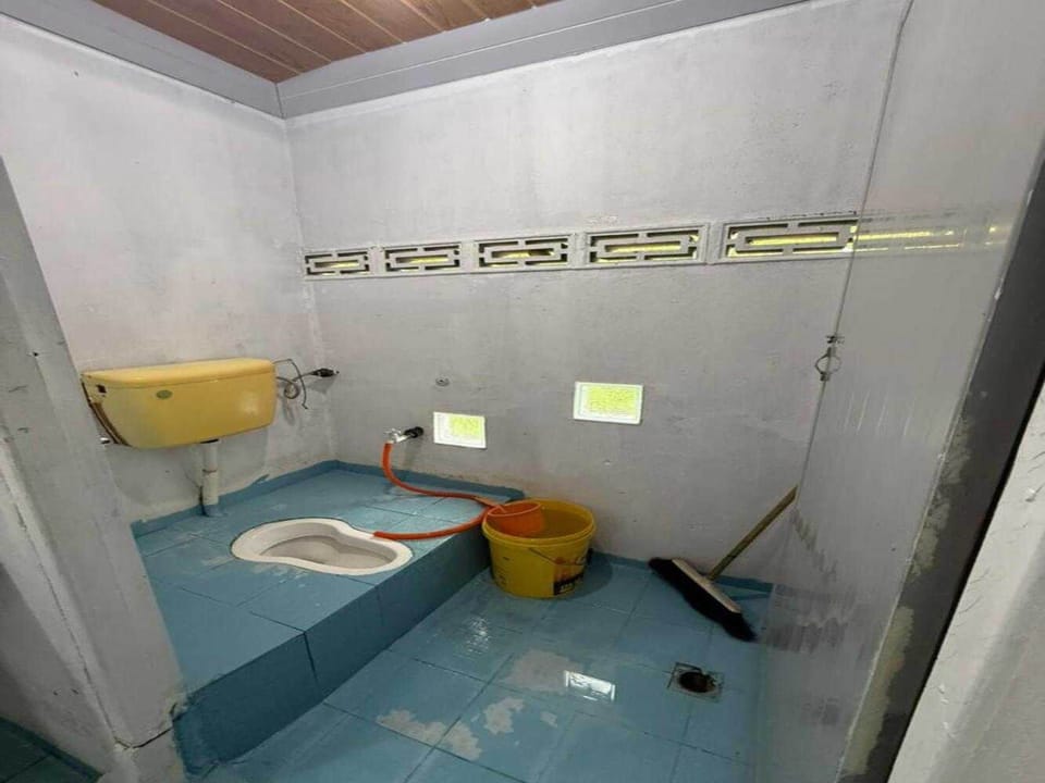Shower, towels