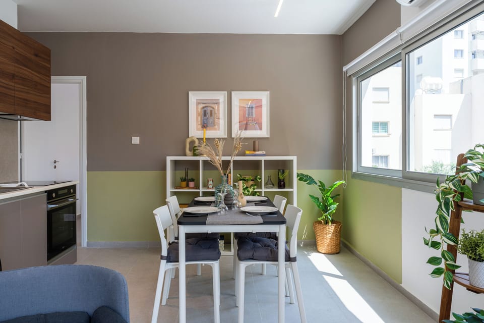 Apartment, 1 Bedroom, Kitchen, City View | In-room dining
