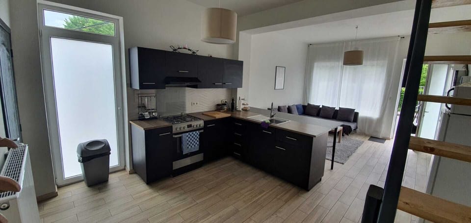 Basic Townhome | Private kitchen