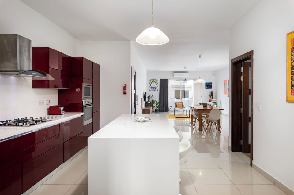 Apartment, 2 Bedrooms, Kitchen | Private kitchen | Electric kettle, toaster