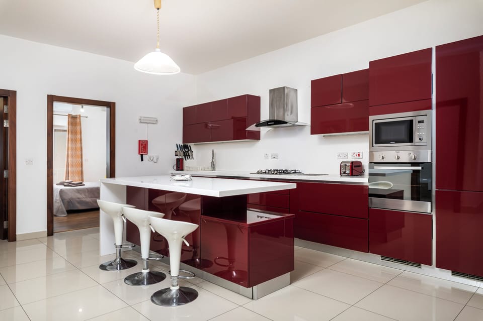 Apartment, 2 Bedrooms, Kitchen | Private kitchen | Electric kettle, toaster