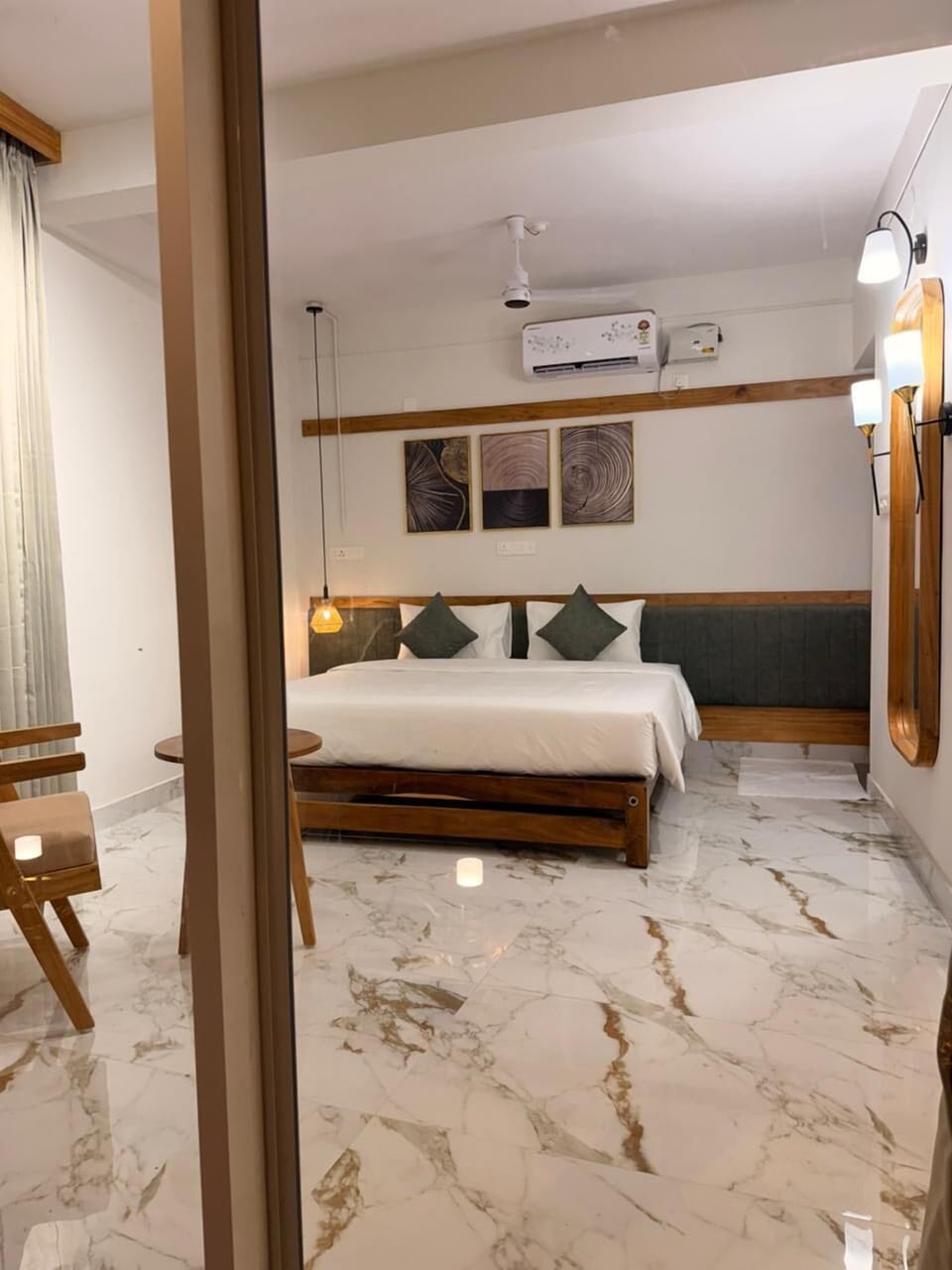 Deluxe Double Room, Garden View | Laptop workspace, iron/ironing board, free WiFi