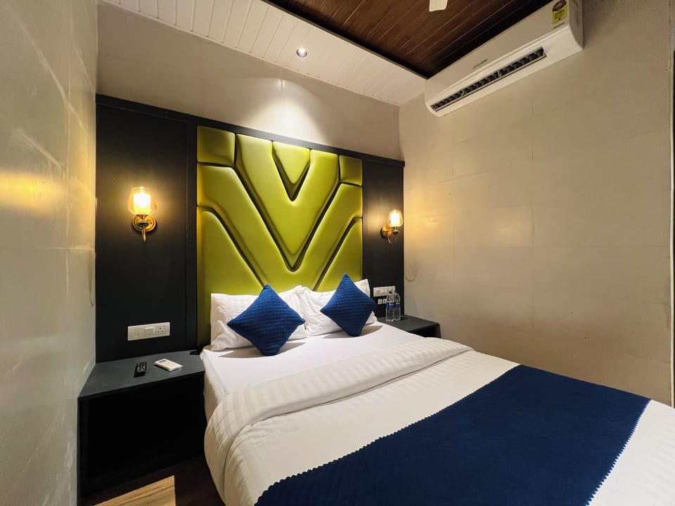 Room | Free WiFi