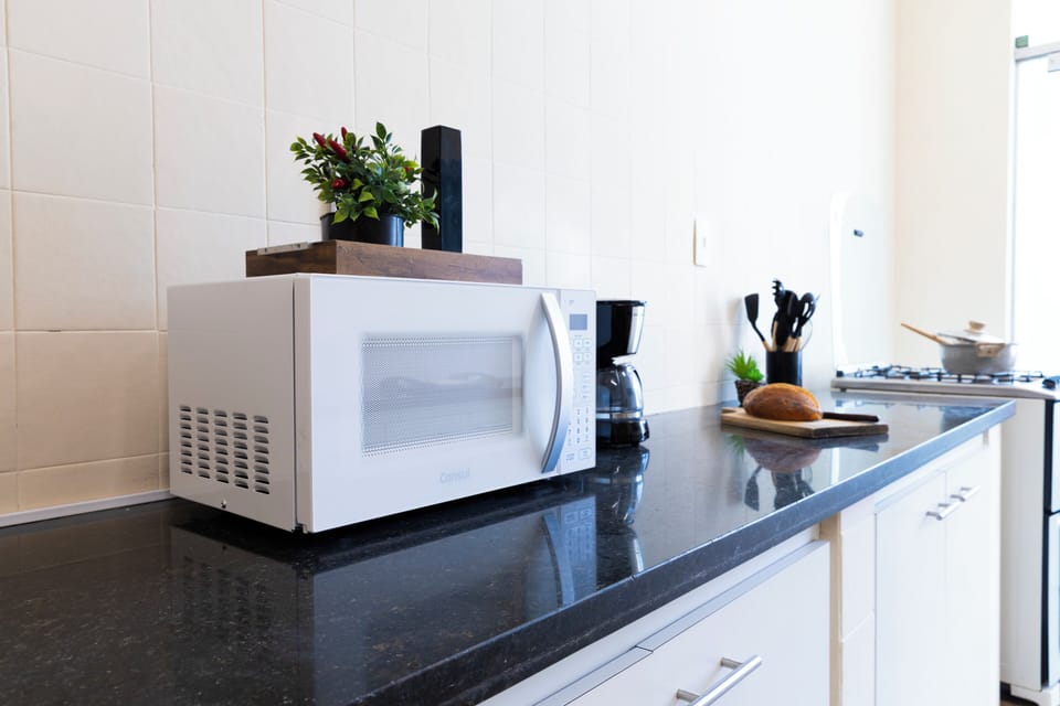 Apartment | Private kitchen | Cookware/dishes/utensils, dining table