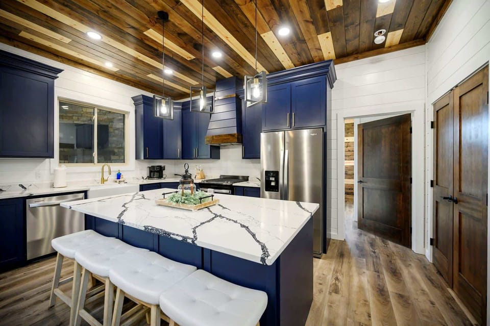 Cabin, Multiple Beds, Hot Tub (Chillax Inn The River) | Private kitchen | Electric kettle