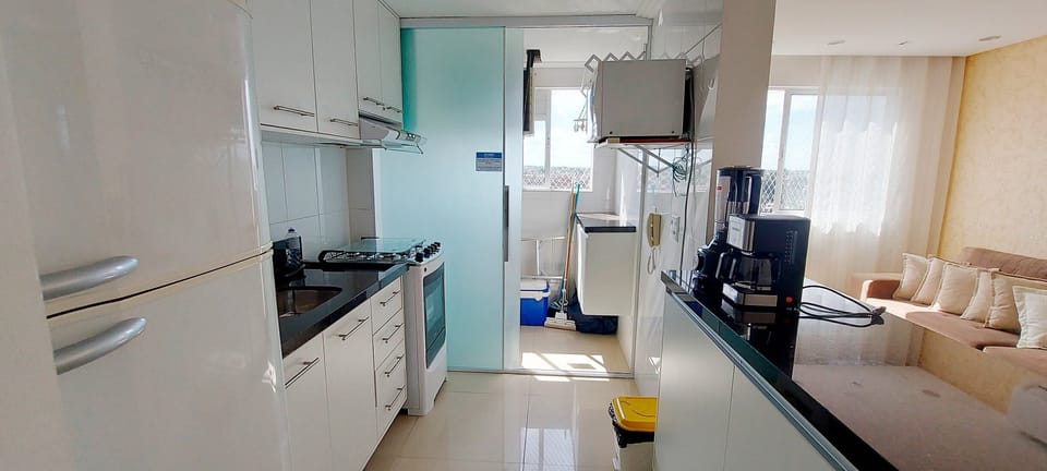 Basic Apartment | Private kitchen | Fridge, microwave, oven, cookware/dishes/utensils