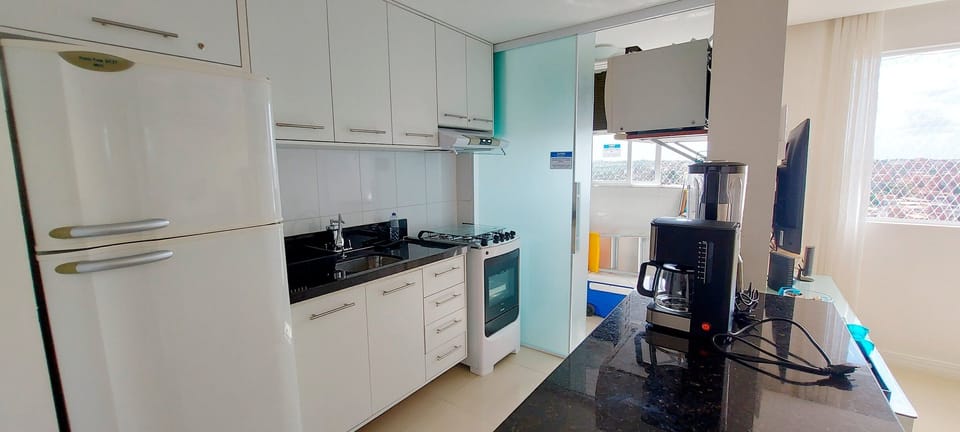 Basic Apartment | Private kitchen | Fridge, microwave, oven, cookware/dishes/utensils