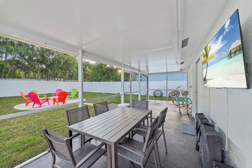 Outdoor dining